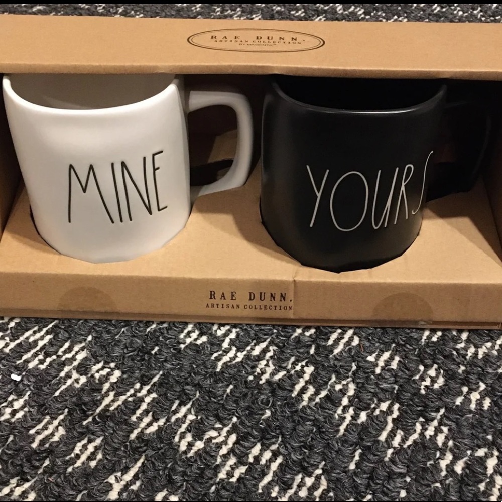 Rae Dunn mug set
